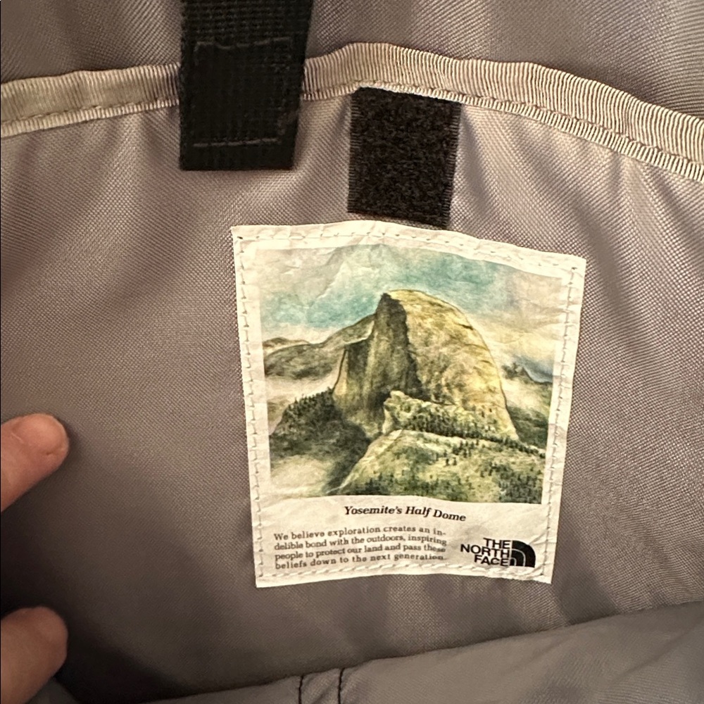 THE NORTH FACE Berkeley Tote Pack - Picture 4 of 12